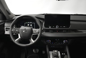 Vehicle image MITSUBISHI Outlander 2.4 PHEV Instyle 4x4 con 4 ruote invernali