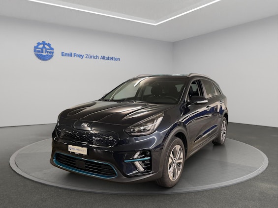 First vehicle image