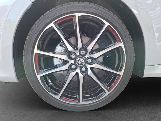 Vehicle image 18