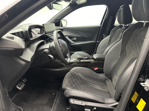 PEUGEOT 2008 e-GT 2
