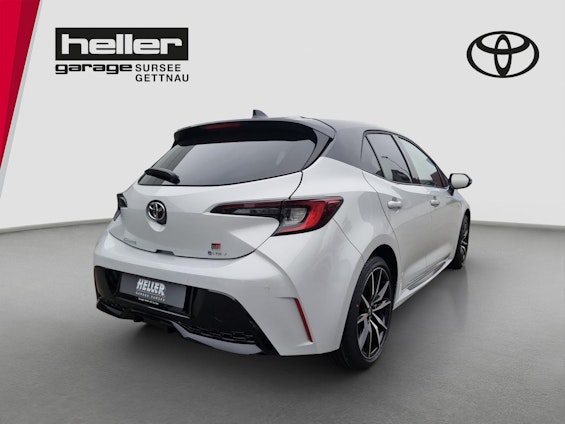 Vehicle image 4 Vehicle image 4