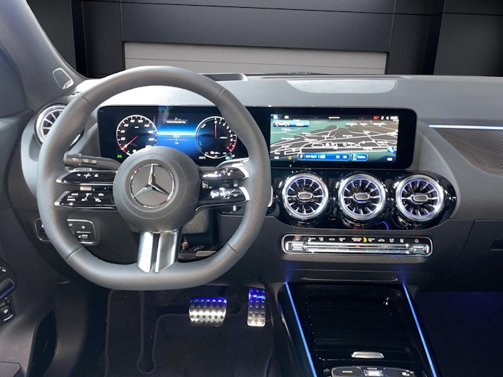 Vehicle image MERCEDES-BENZ GLA 250