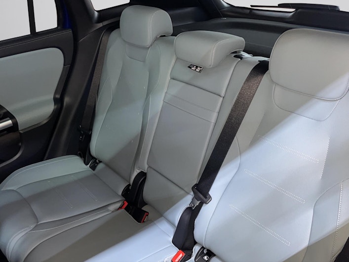 Vehicle image MERCEDES-BENZ GLA 250