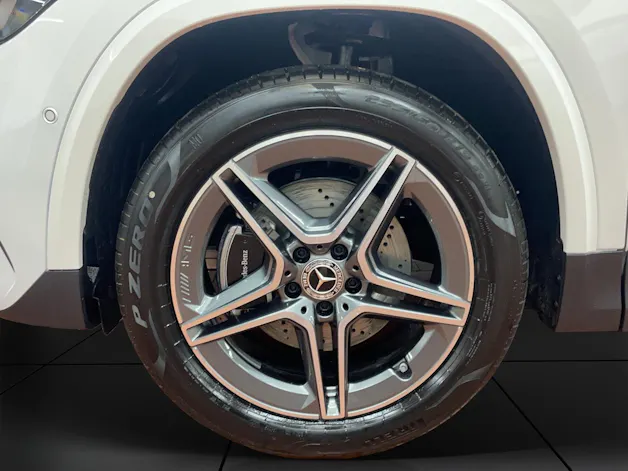 Mercedes-Benz GLA 250 e AMG Line