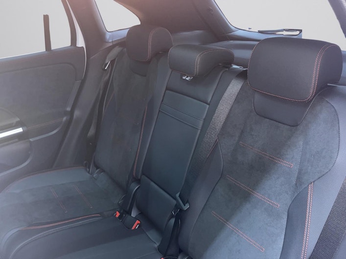 Vehicle image MERCEDES-BENZ GLA 250