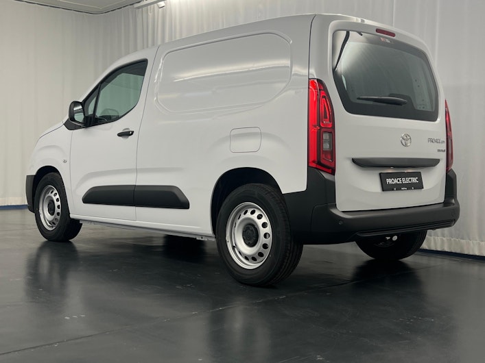 Vehicle image TOYOTA PROACE CITY
