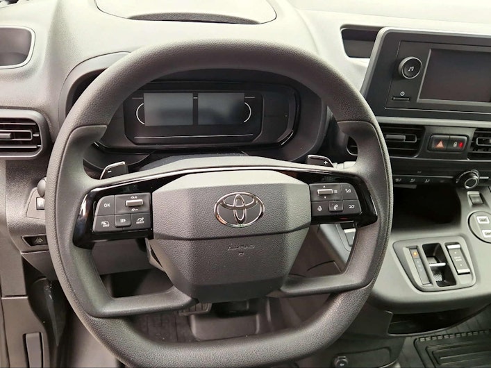 Vehicle image TOYOTA PROACE CITY