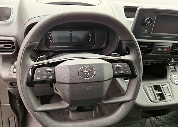 Vehicle image 4 Vehicle image 4