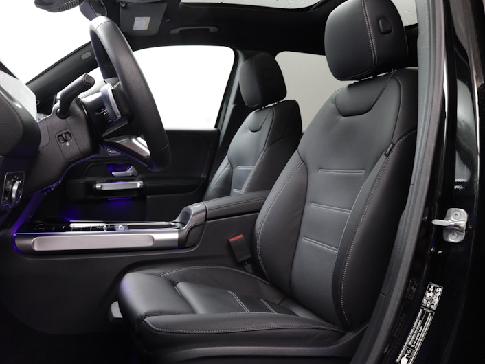 Vehicle image MERCEDES-BENZ GLB 250