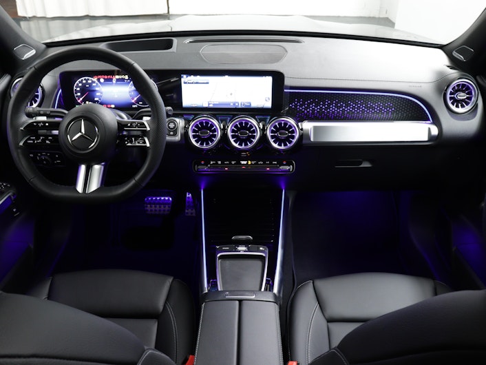 Vehicle image MERCEDES-BENZ GLB 250