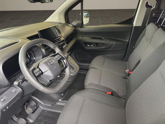 Vehicle image 8 Vehicle image 8