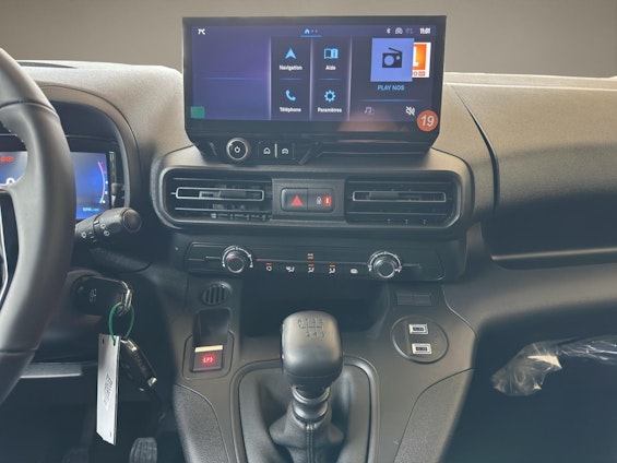 Vehicle image 12 Vehicle image 12