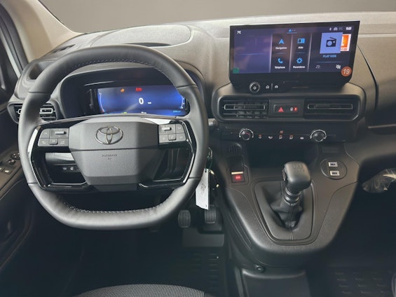 Vehicle image 10 Vehicle image 10