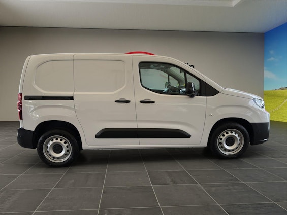 Vehicle image 5 Vehicle image 5