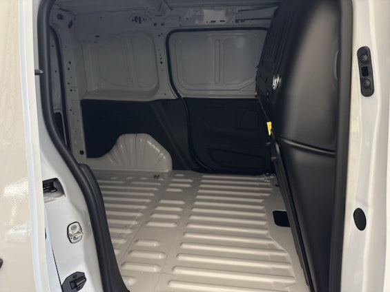 Vehicle image 15 Vehicle image 15