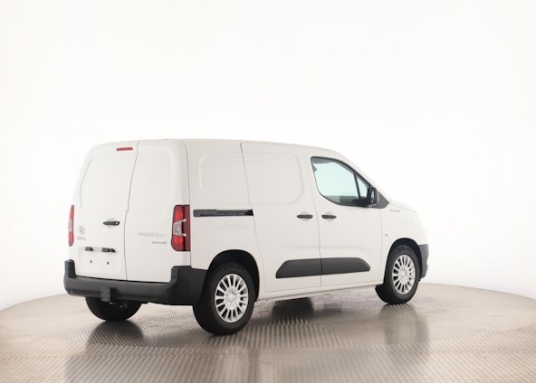 Vehicle image 15 Vehicle image 15