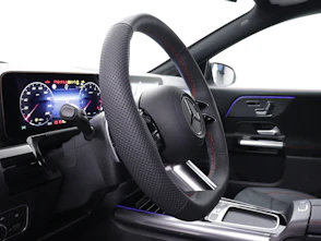 Fahrzeugbild MERCEDES-BENZ GLA 200 Night Star AMG Line