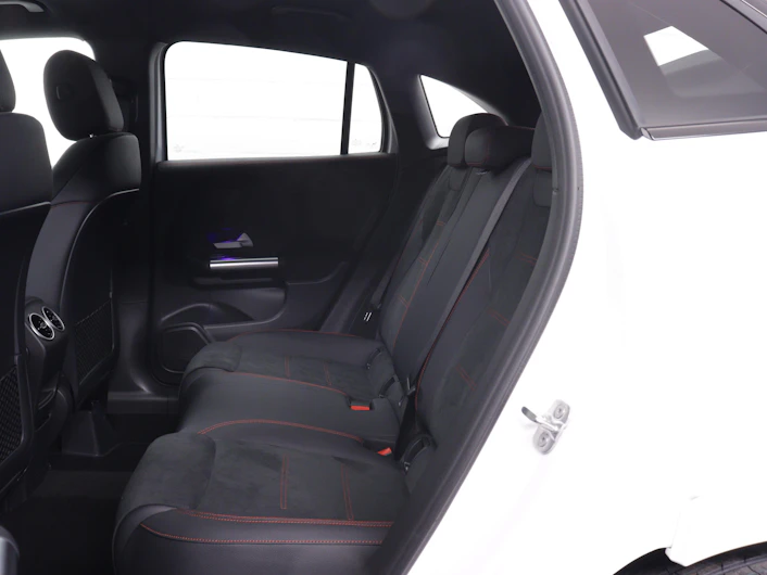Fahrzeugbild MERCEDES-BENZ GLA 200