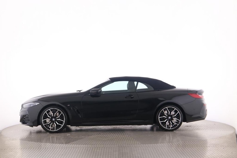 Vehicle image BMW 8 SERIES