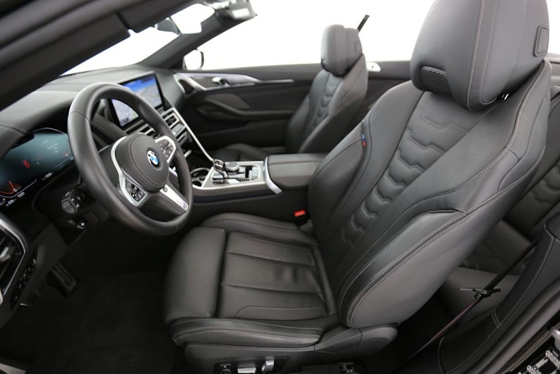 Vehicle image BMW 8 SERIES