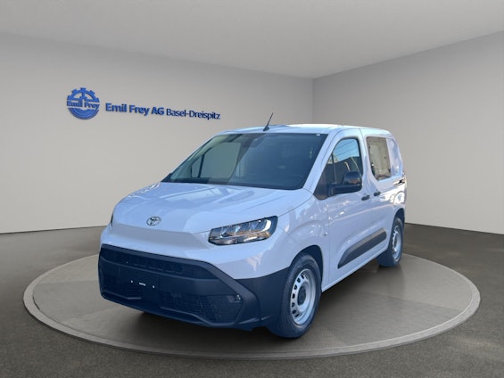 First vehicle image