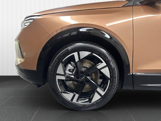 Vehicle image 12 Vehicle image 12