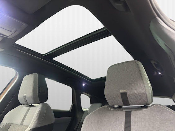 Vehicle image 14 Vehicle image 14