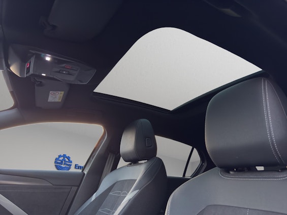 Vehicle image 9 Vehicle image 9