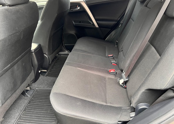 Vehicle image 9 Vehicle image 9