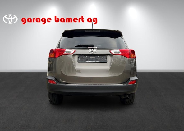 Vehicle image 4 Vehicle image 4