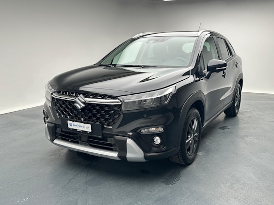 First vehicle image