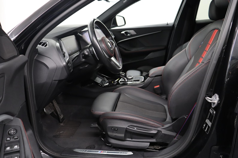 Vehicle image BMW 1 SERIES