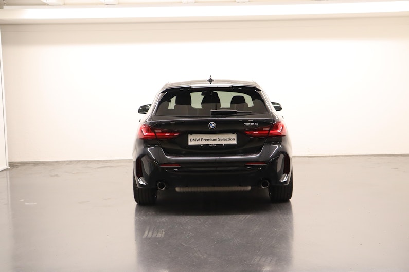 Vehicle image BMW 1 SERIES