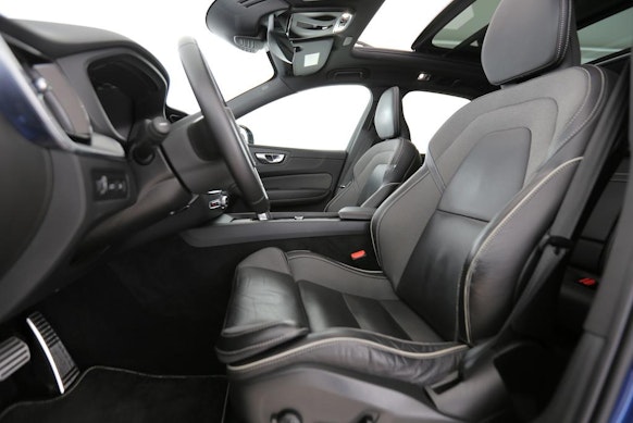 VOLVO XC60 2.0 T8 TE R-Design eAWD 1
