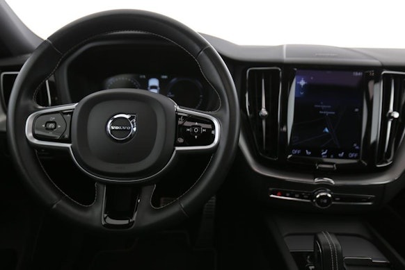 VOLVO XC60 2.0 T8 TE R-Design eAWD 3
