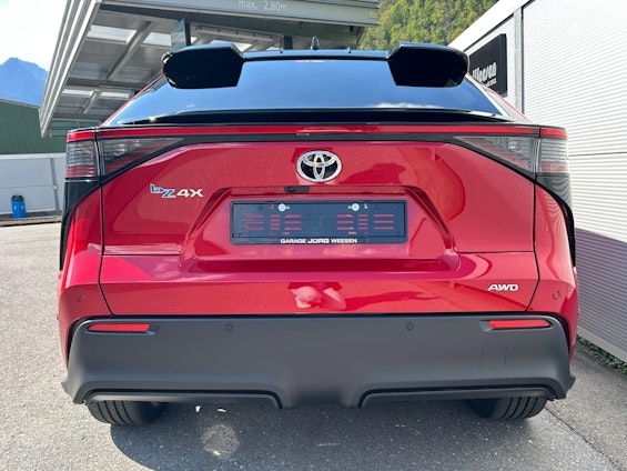 Vehicle image 4