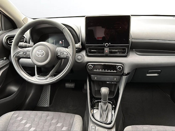 Vehicle image 7