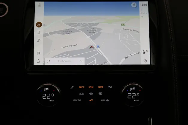 Jaguar E-Pace 2.0 I4 200 R-Dynamic SE AWD