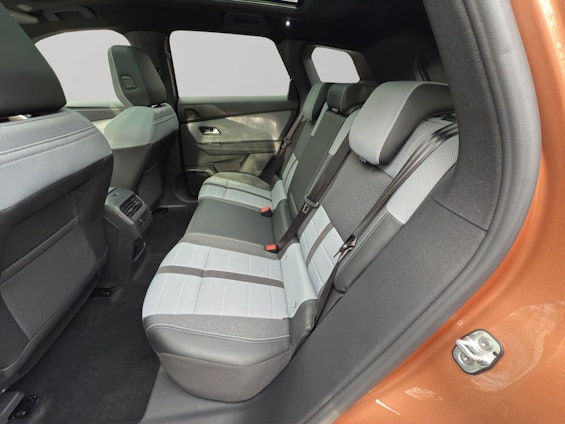 Vehicle image 10 Vehicle image 10