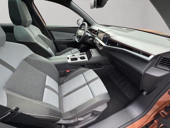 Vehicle image 13 Vehicle image 13