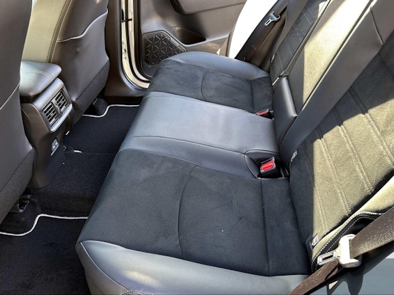 Vehicle image 8 Vehicle image 8