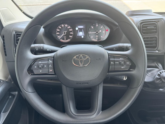 Vehicle image 8 Vehicle image 8