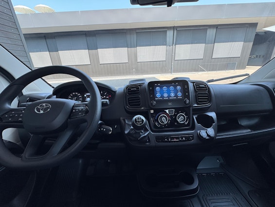 Vehicle image 4 Vehicle image 4