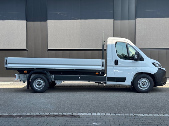 Vehicle image 2 Vehicle image 2