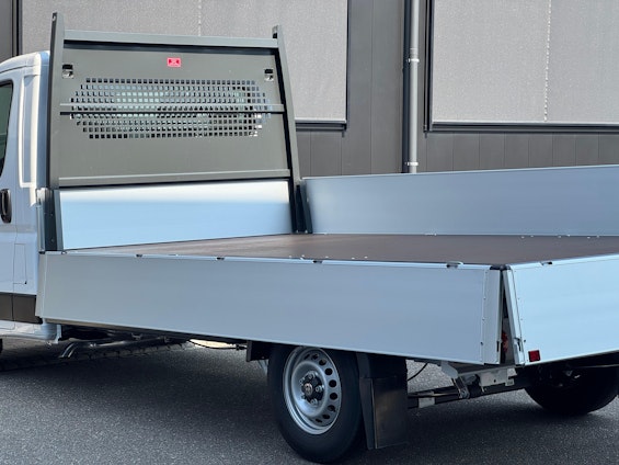 Vehicle image 12 Vehicle image 12