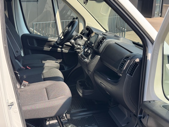 Vehicle image 7 Vehicle image 7