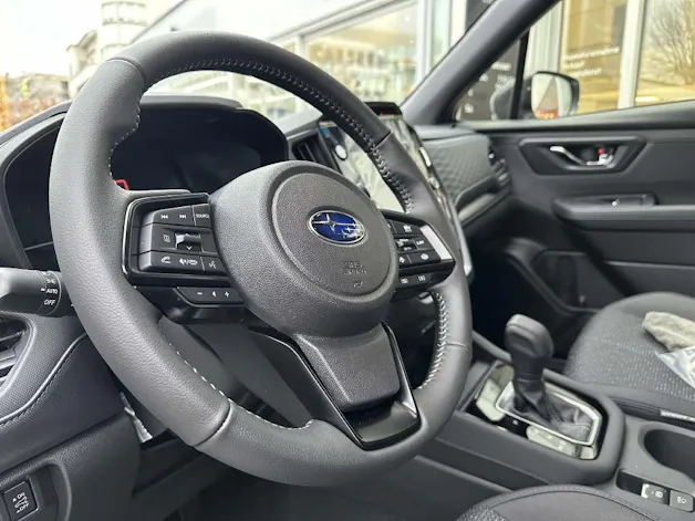 Subaru Forester Station 2.0i e-Boxer Swiss Plus