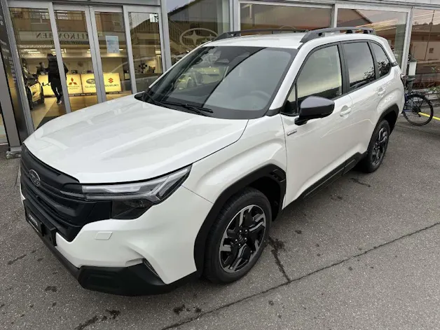 Subaru Forester Station 2.0i e-Boxer Swiss Plus