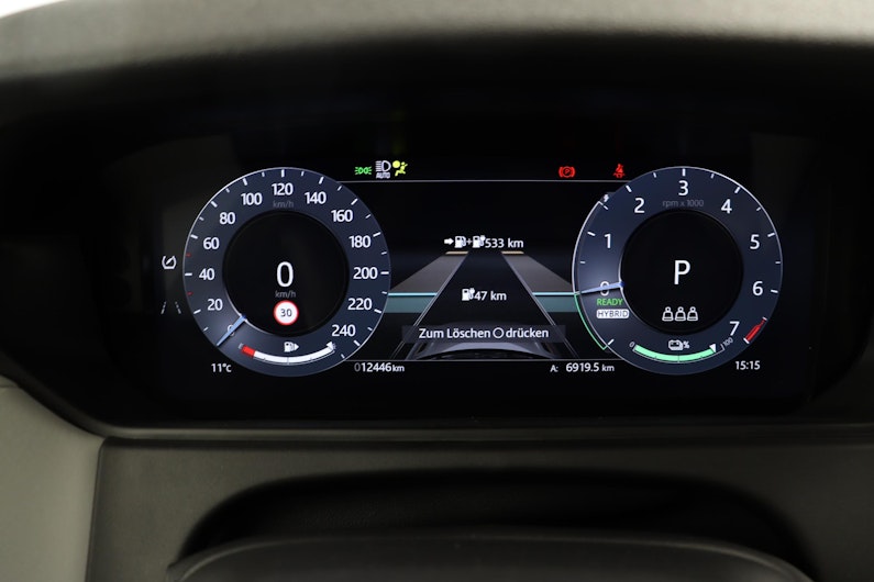 Vehicle image LAND ROVER RANGE ROVER VELAR