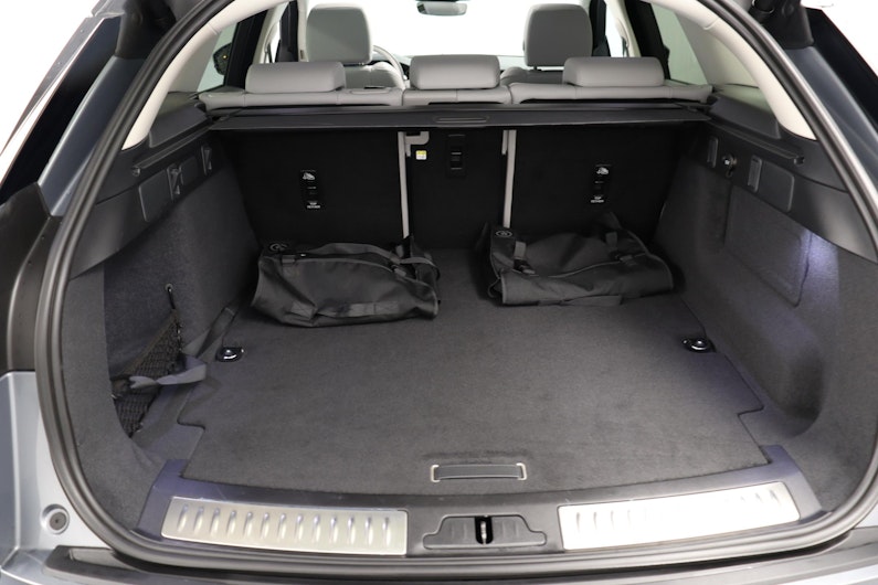 Vehicle image LAND ROVER RANGE ROVER VELAR